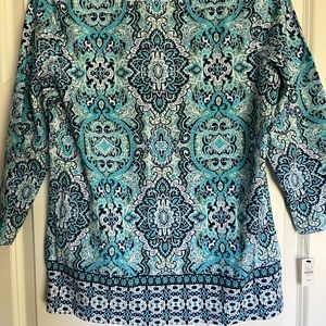 TALBOTS nwt spring/ summer shirt. 3/4 length sleeves. 95%cotton 5 %spandex